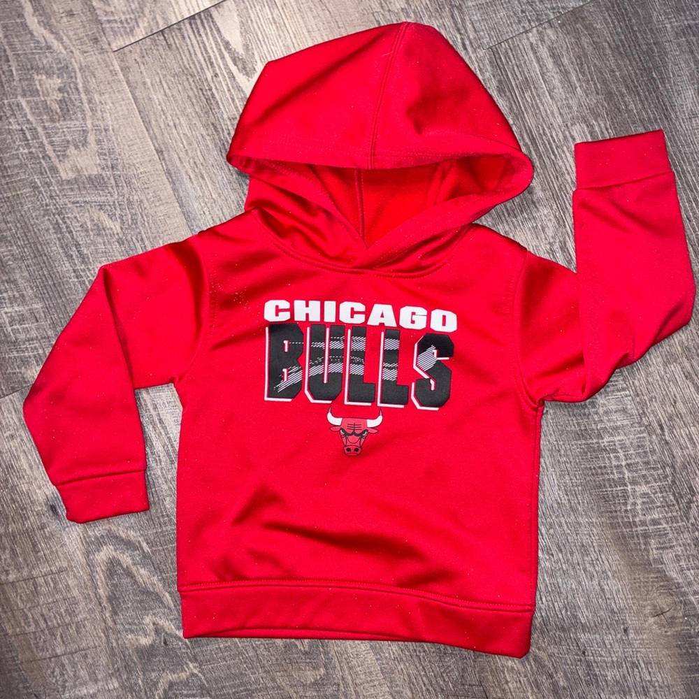 Chicago Bulls Kids NBA Hoodie - size 3T